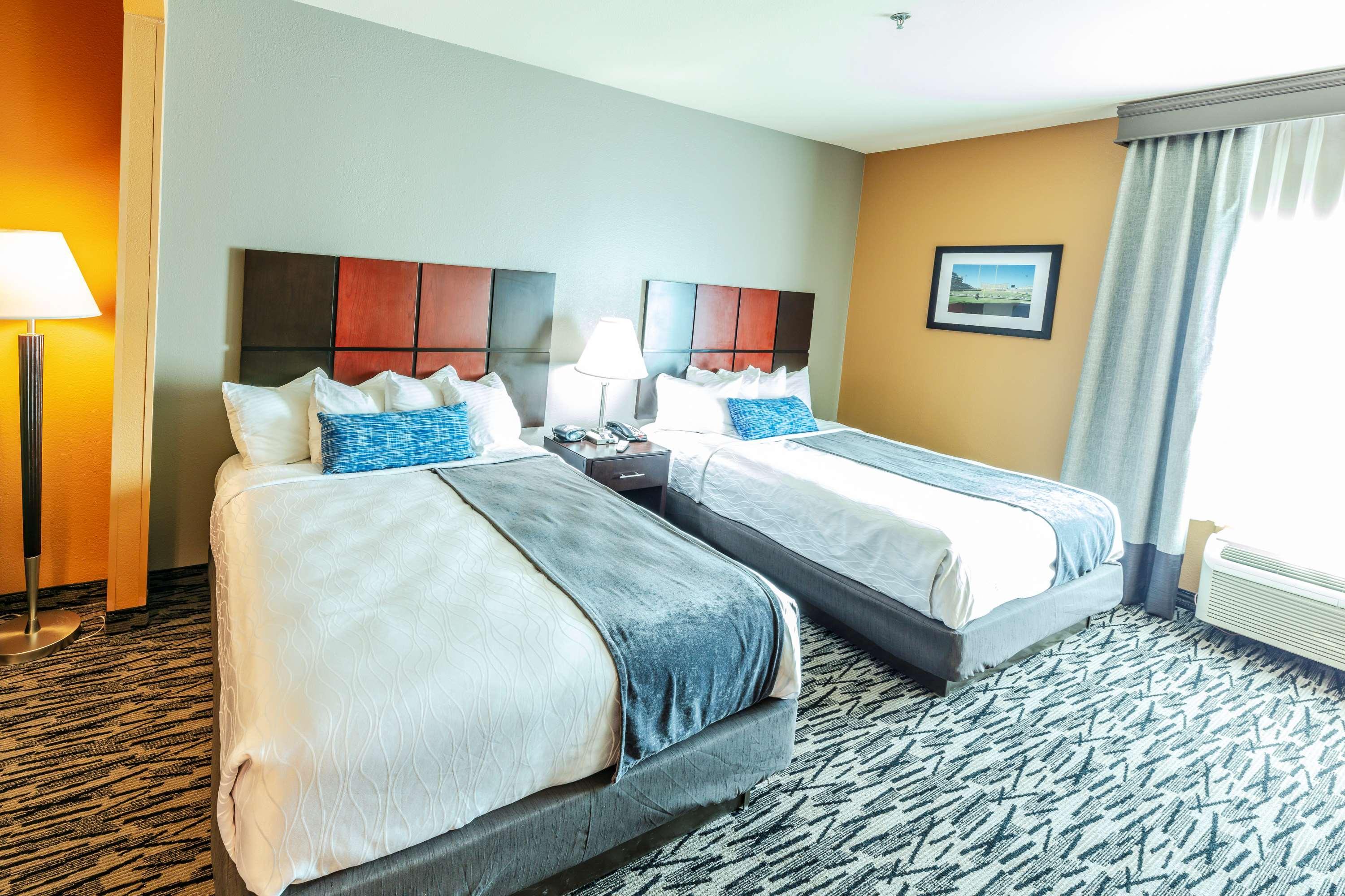 Best Western Plus Denton Inn & Suites Eksteriør bilde
