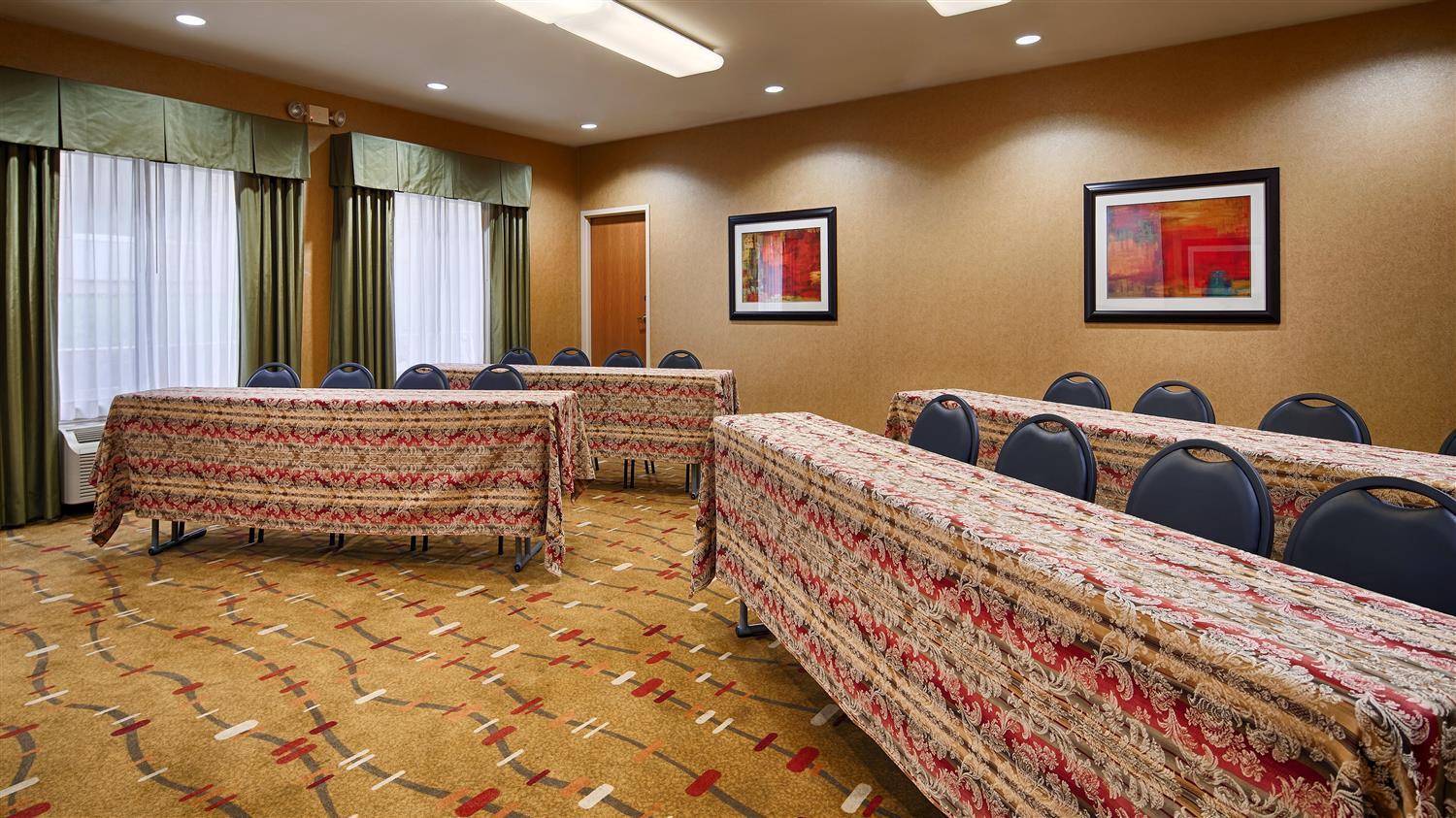 Best Western Plus Denton Inn & Suites Eksteriør bilde