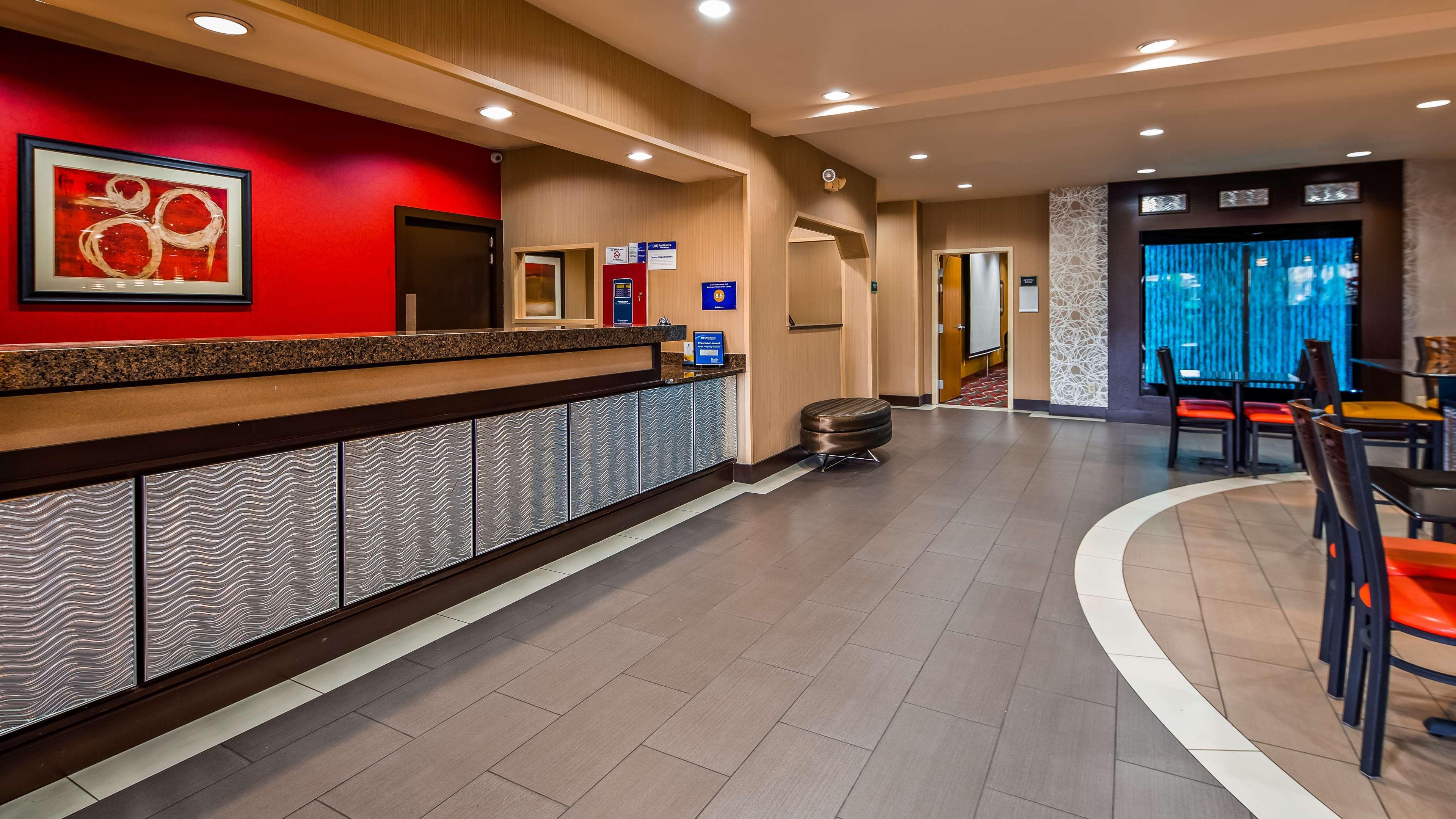Best Western Plus Denton Inn & Suites Eksteriør bilde