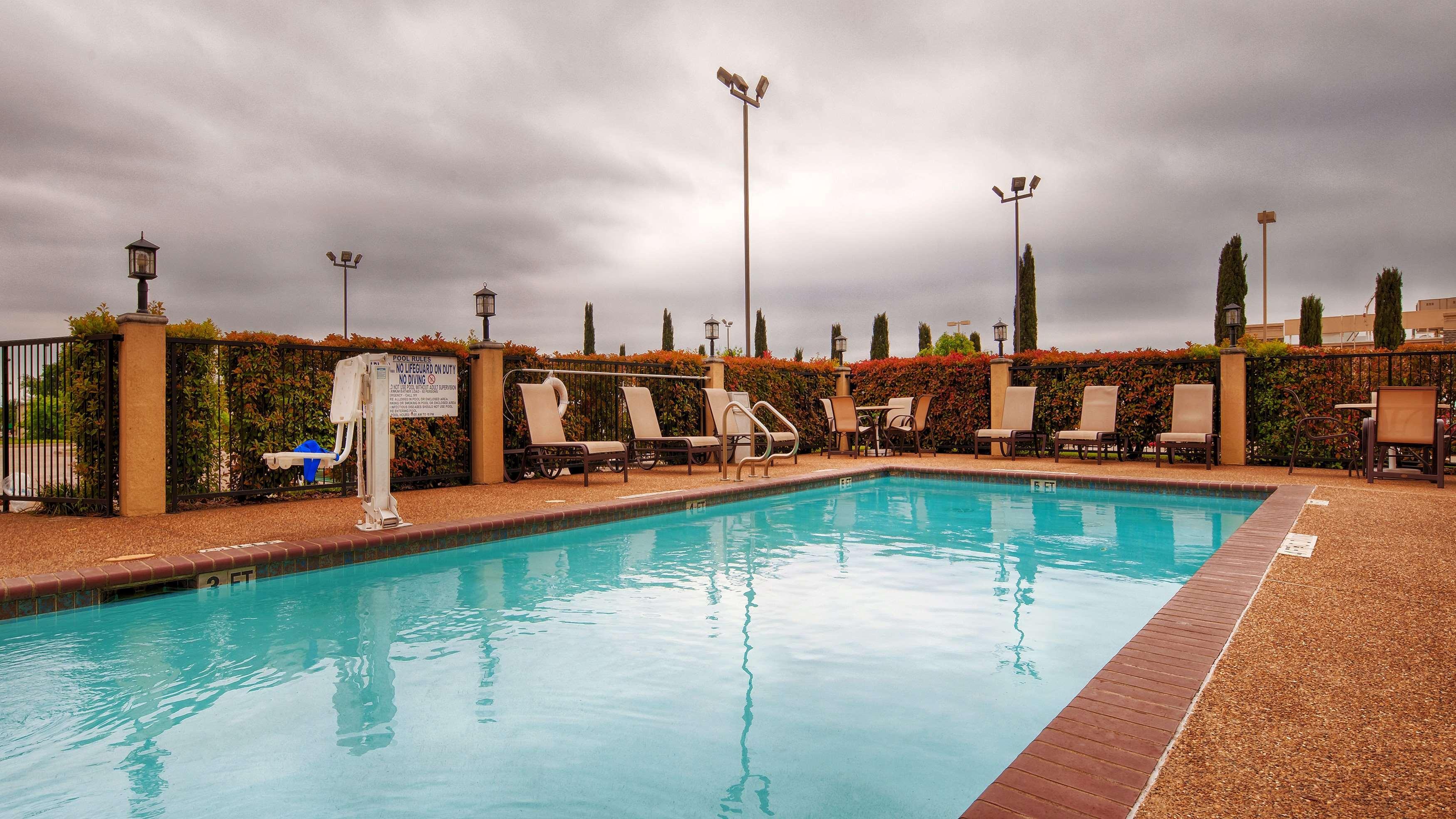 Best Western Plus Denton Inn & Suites Eksteriør bilde
