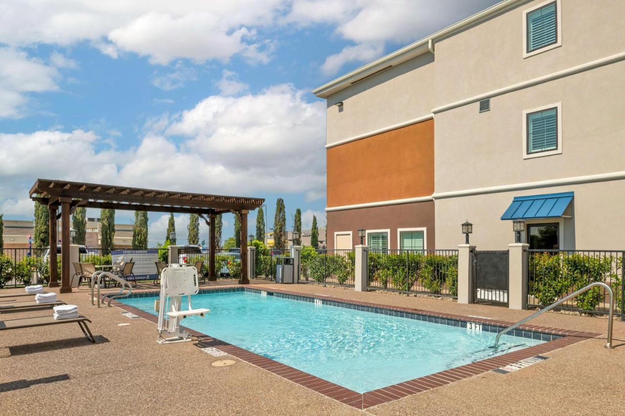 Best Western Plus Denton Inn & Suites Eksteriør bilde